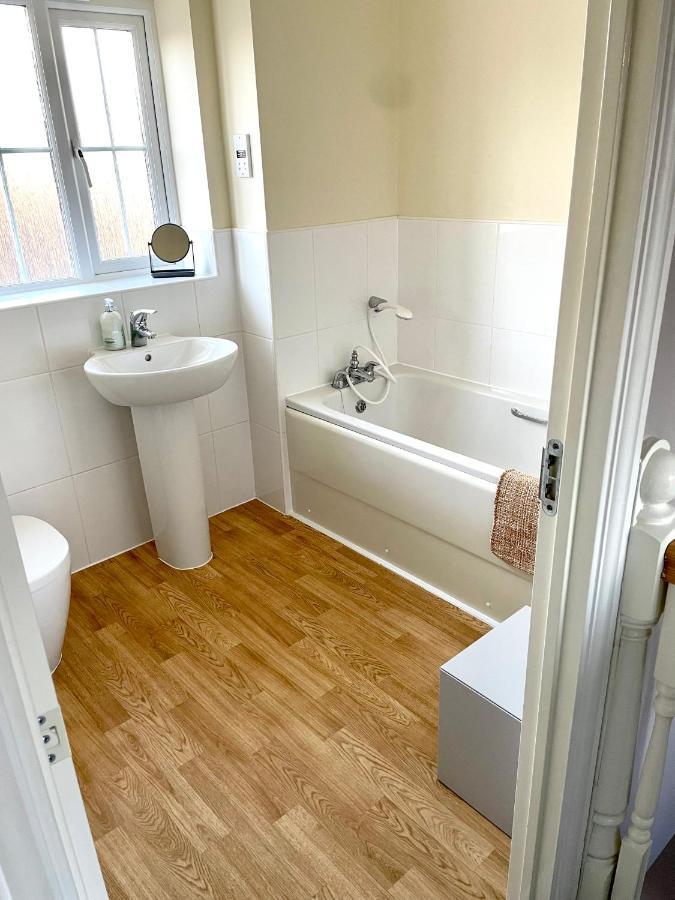 Stunning Large Detached Gloucester, 4 Beds, 3 Bedroom, 2 Bathroom Property, Nr Chelt, The Docks And Quays Sleeps 6 Kültér fotó