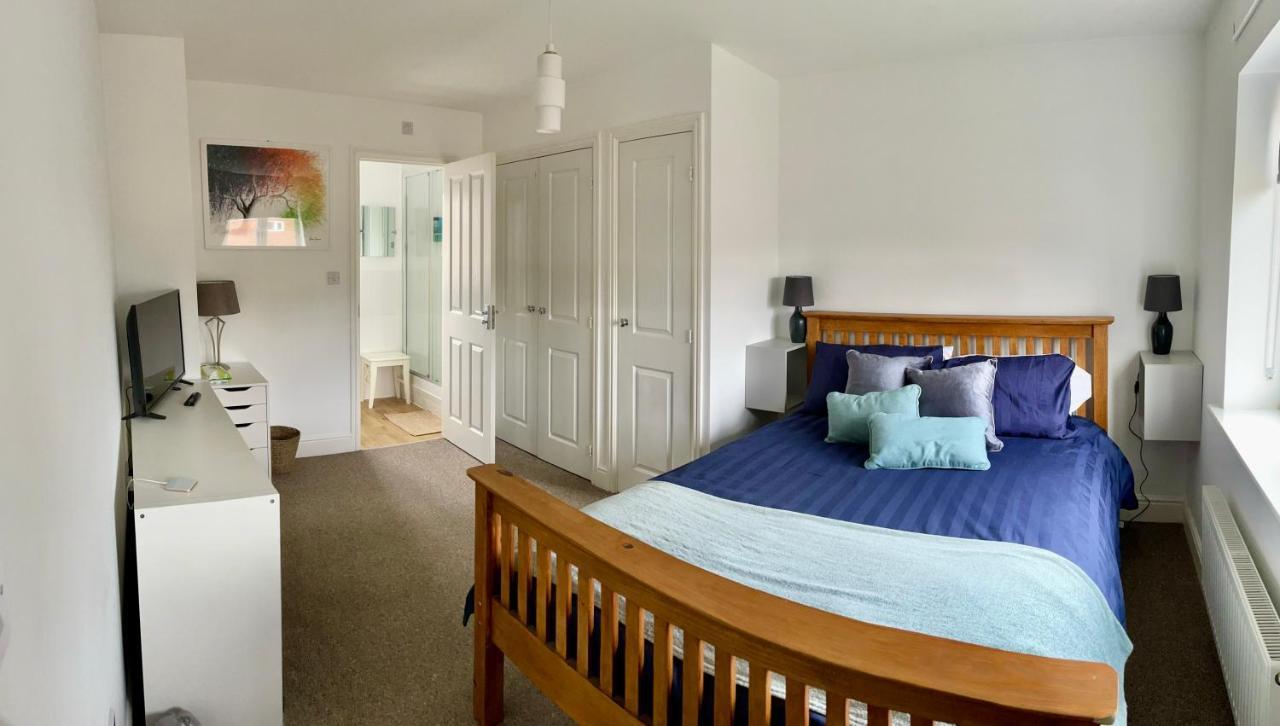Stunning Large Detached Gloucester, 4 Beds, 3 Bedroom, 2 Bathroom Property, Nr Chelt, The Docks And Quays Sleeps 6 Kültér fotó