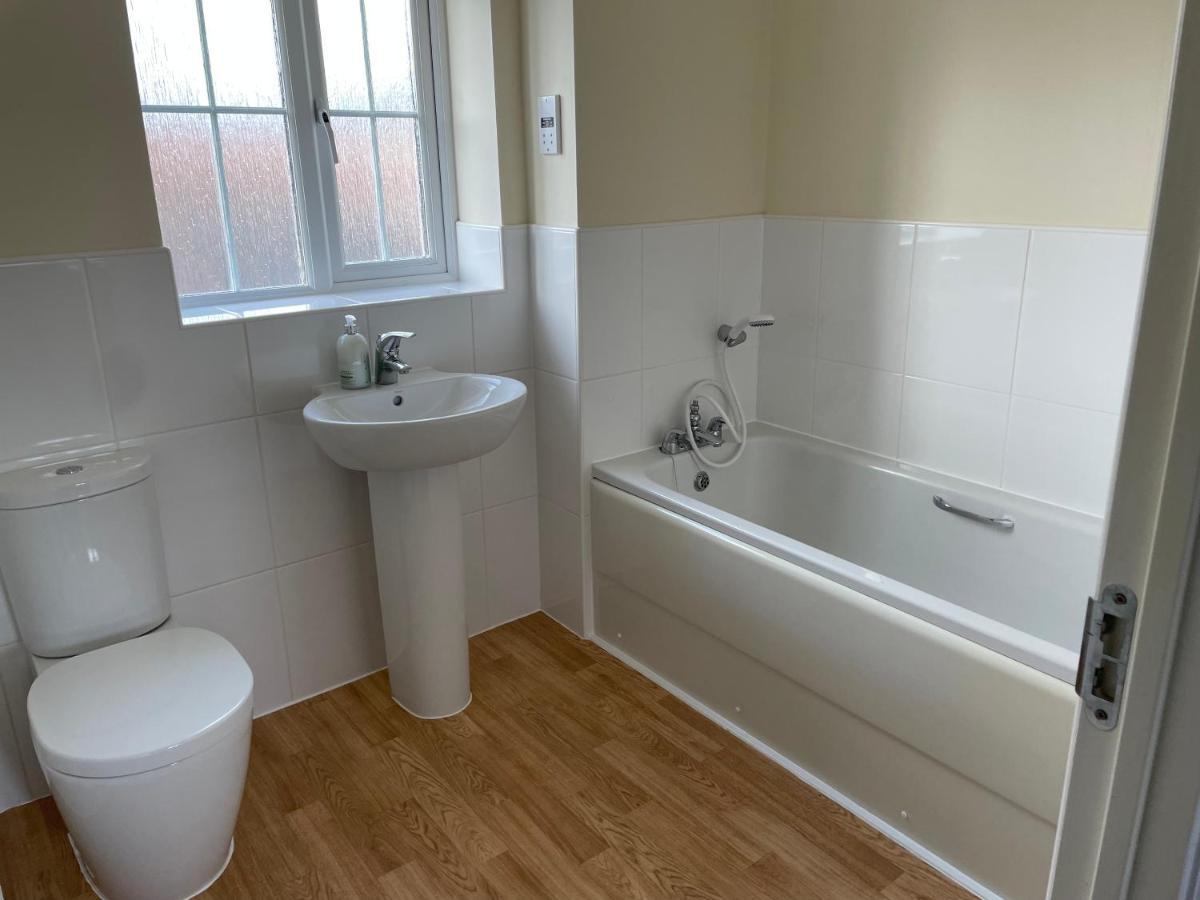 Stunning Large Detached Gloucester, 4 Beds, 3 Bedroom, 2 Bathroom Property, Nr Chelt, The Docks And Quays Sleeps 6 Kültér fotó