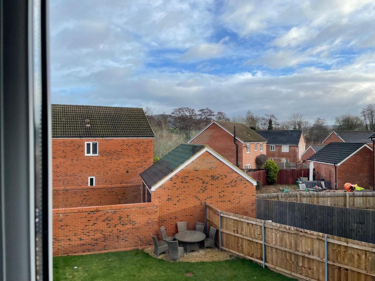 Stunning Large Detached Gloucester, 4 Beds, 3 Bedroom, 2 Bathroom Property, Nr Chelt, The Docks And Quays Sleeps 6 Kültér fotó